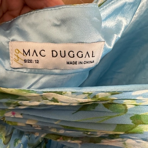 Mac Duggal Ruffle Tiered Floral Cut-Out Chiffon Gown, Size 12 (v) - Picture 14 of 16